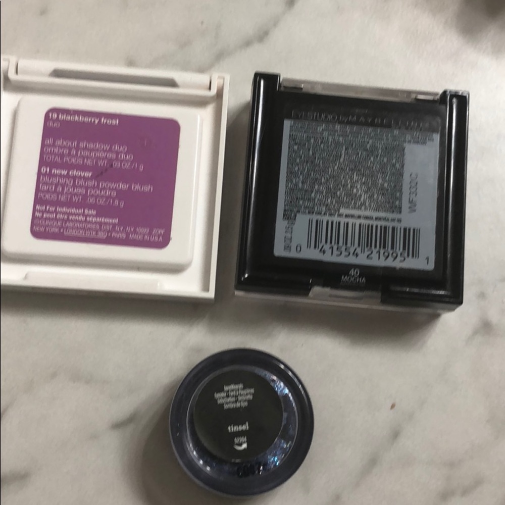 Eyeshadow - Picture 3 of 3